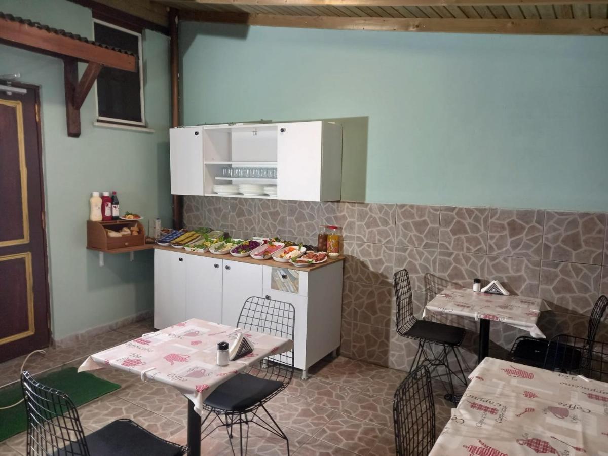 Emirhan Hotel Istanboel Buitenkant foto
