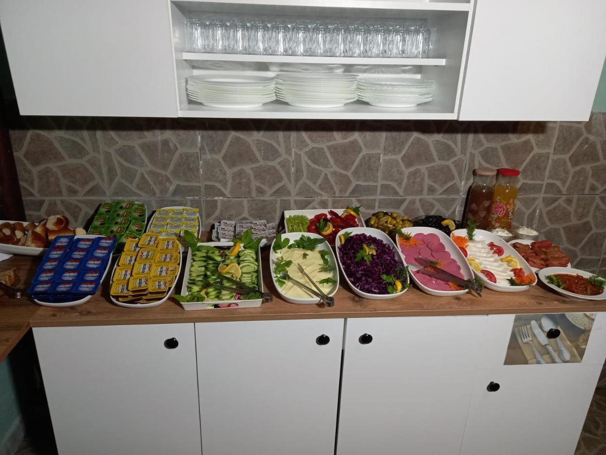 Emirhan Hotel Istanboel Buitenkant foto