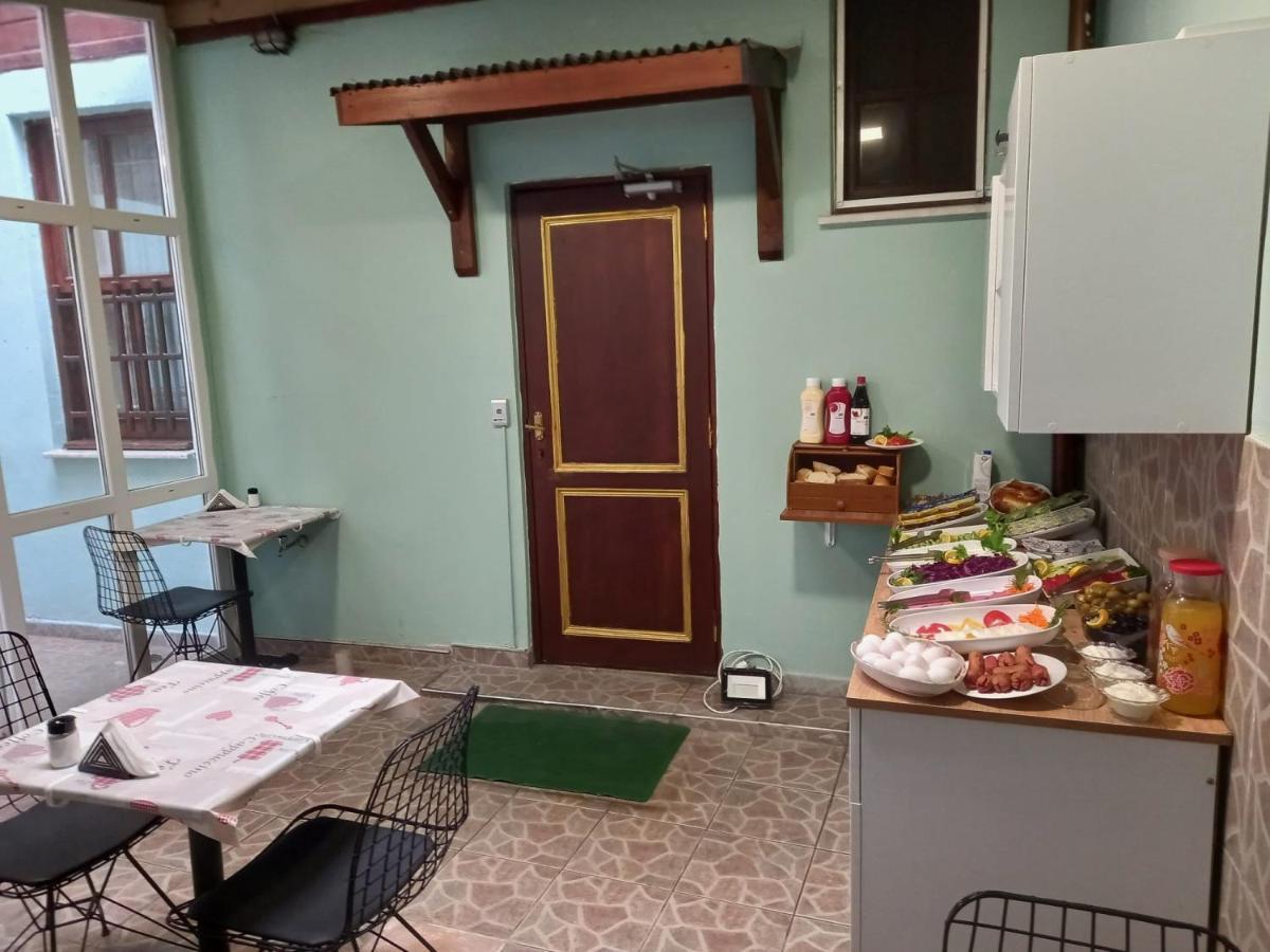 Emirhan Hotel Istanboel Buitenkant foto
